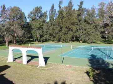 Casa en venta - 3 Dormitorios 3 Baños - Cochera - 857Mts2 - Abasto, La Plata