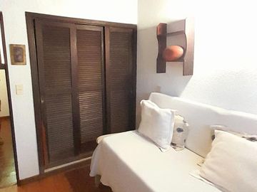 FLORIDA MITRE -EXCELENTE CHALET EN DOS PLANTAS CON JARDÍN Y COCHERA!