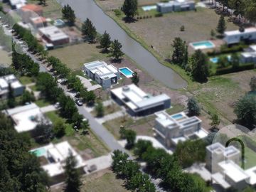 VENA CASA DE 3 DORMITORIOS EN MIRALAGOS