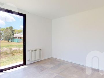 VENA CASA DE 3 DORMITORIOS EN MIRALAGOS