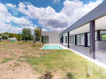 VENA CASA DE 3 DORMITORIOS EN MIRALAGOS
