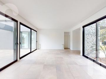 VENA CASA DE 3 DORMITORIOS EN MIRALAGOS