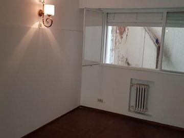 Vendo Semi Piso con Cochera en Centro de Cba!!!