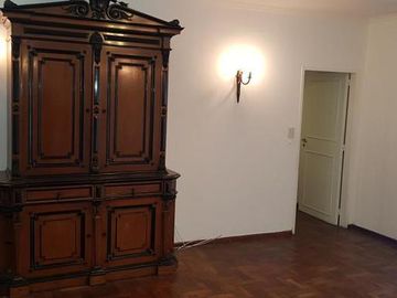 Vendo Semi Piso con Cochera en Centro de Cba!!!
