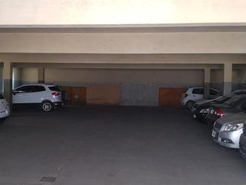 Vendo Semi Piso con Cochera en Centro de Cba!!!