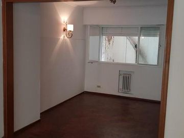Vendo Semi Piso con Cochera en Centro de Cba!!!