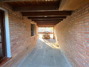 Chalet 4 ambientes en venta- Ituzaingó Norte