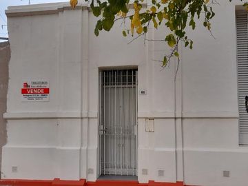 Casa en  venta en calle Salta, Rafaela.