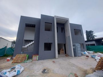 Casa 6 amb en barrio privado  en Venta en PILAR