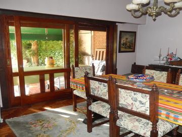 IMPORTANTE CHALET CUATRO AMBIENTES! RESIDENCIAL EXCLUSIVO!