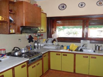 IMPORTANTE CHALET CUATRO AMBIENTES! RESIDENCIAL EXCLUSIVO!