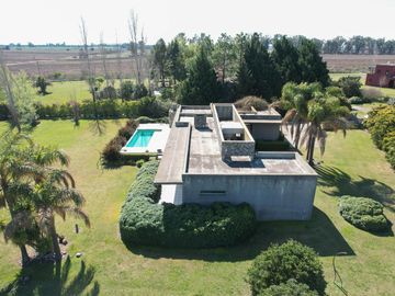 Casa en B° Privado Chacras de la Cruz