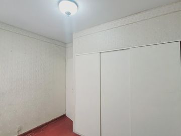 3 ambientes - Torre - Cerca de facultades. En venta!