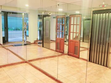 3 ambientes - Torre - Cerca de facultades. En venta!