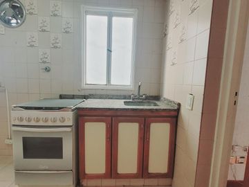 3 ambientes - Torre - Cerca de facultades. En venta!