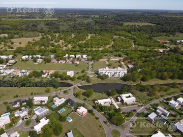 Casa de estilo moderno en venta con cuatro dormitorios en Fincas de Hudson