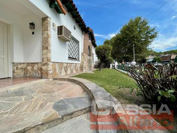 Casa - Lomas de Zamora Este