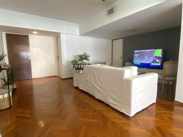 Venta/Permuta Departamento Tres Dormitorios Suite Cochera. Centro