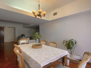 Venta/Permuta Departamento Tres Dormitorios Suite Cochera. Centro