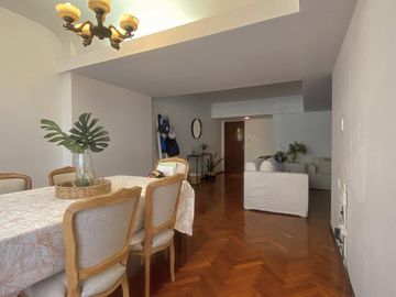 Venta/Permuta Departamento Tres Dormitorios Suite Cochera. Centro
