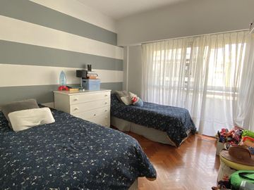 Venta/Permuta Departamento Tres Dormitorios Suite Cochera. Centro