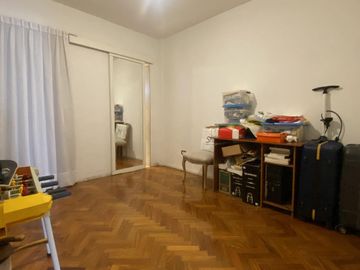 Venta/Permuta Departamento Tres Dormitorios Suite Cochera. Centro