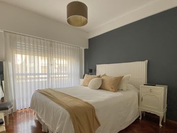 Venta/Permuta Departamento Tres Dormitorios Suite Cochera. Centro