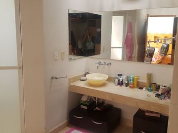 Preciosa Residencia en San Francisco Juriquilla, Vista a la Presa, 4 Recámaras..