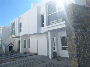 Estrena Departamento en Juriquilla, Junto a UVM y Fresko, 3 Recámaras, Alberca