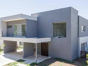 Casa  al Rio en Venta en San Juan - Villa Nueva