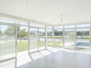 Casa  al Rio en Venta en San Juan - Villa Nueva