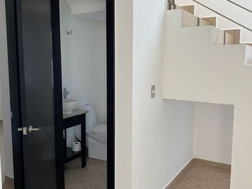 Linda Residencia en Valle de Juriquilla, Roof Garden, Gran Jardín, Cochera..