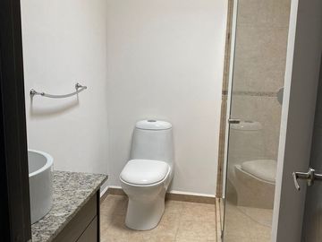 Linda Residencia en Valle de Juriquilla, Roof Garden, Gran Jardín, Cochera..