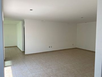 Linda Residencia en Valle de Juriquilla, Roof Garden, Gran Jardín, Cochera..