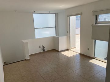 Linda Residencia en Valle de Juriquilla, Roof Garden, Gran Jardín, Cochera..