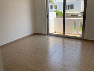 Linda Residencia en Valle de Juriquilla, Roof Garden, Gran Jardín, Cochera..