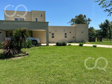 Casa en venta en Barrio Fincas de San Vicente