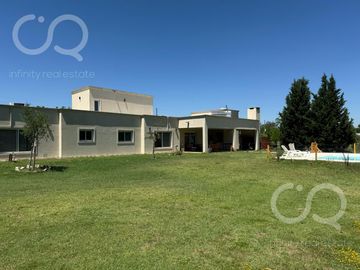 Casa en venta en Barrio Fincas de San Vicente
