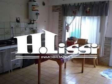 CASA EN MUY BUEN ESTADO - PH - Banfield Este