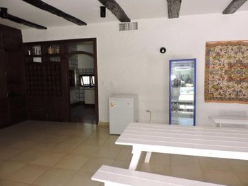 Impecable  Quinta En venta estilo colonial con gran piscina sobre lote de 2200 m2 No Alquiler