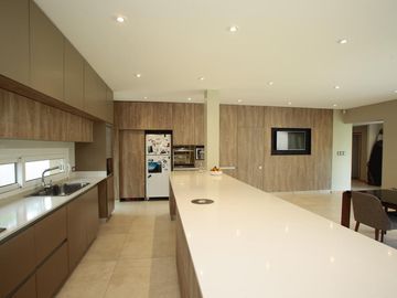 Casa a nuevo - Las Lomas Jockey - San Isidro