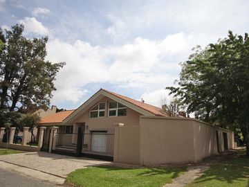 Casa a nuevo - Las Lomas Jockey - San Isidro