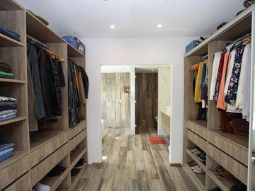 Casa a nuevo - Las Lomas Jockey - San Isidro