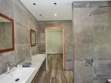 Casa a nuevo - Las Lomas Jockey - San Isidro