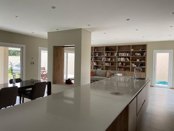 Casa a nuevo - Las Lomas Jockey - San Isidro
