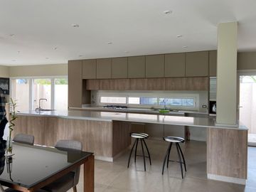 Casa a nuevo - Las Lomas Jockey - San Isidro