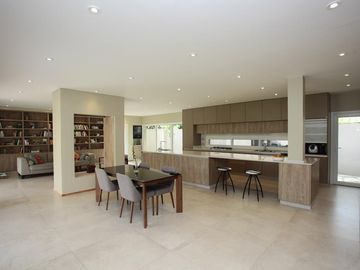 Casa a nuevo - Las Lomas Jockey - San Isidro