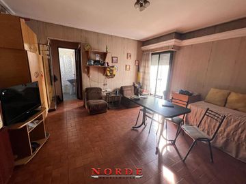 VENTA • FLORESTA • DEPARTAMENTO • DOS AMBIENTES