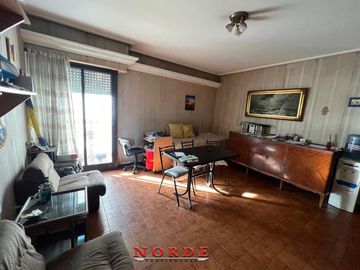 VENTA • FLORESTA • DEPARTAMENTO • DOS AMBIENTES