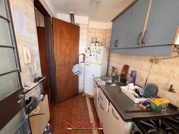 VENTA • FLORESTA • DEPARTAMENTO • DOS AMBIENTES